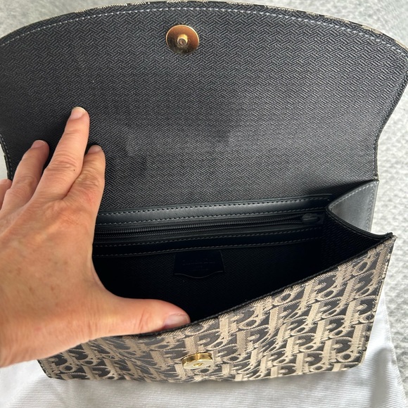 DIOR Monogram weaved fabric clutch Bag - Picture 3 of 4